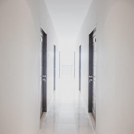 Reddoorz Near Taman Palem Hotel Jakarta Exterior photo