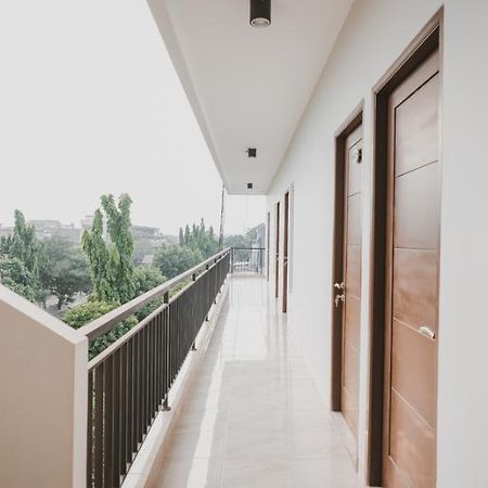 Reddoorz Near Taman Palem Hotel Jakarta Exterior photo