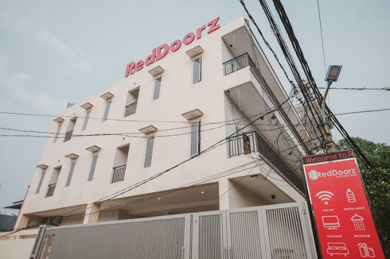 Reddoorz Near Taman Palem Hotel Jakarta Exterior photo