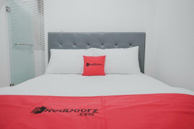 Reddoorz Near Taman Palem Hotel Jakarta Exterior photo